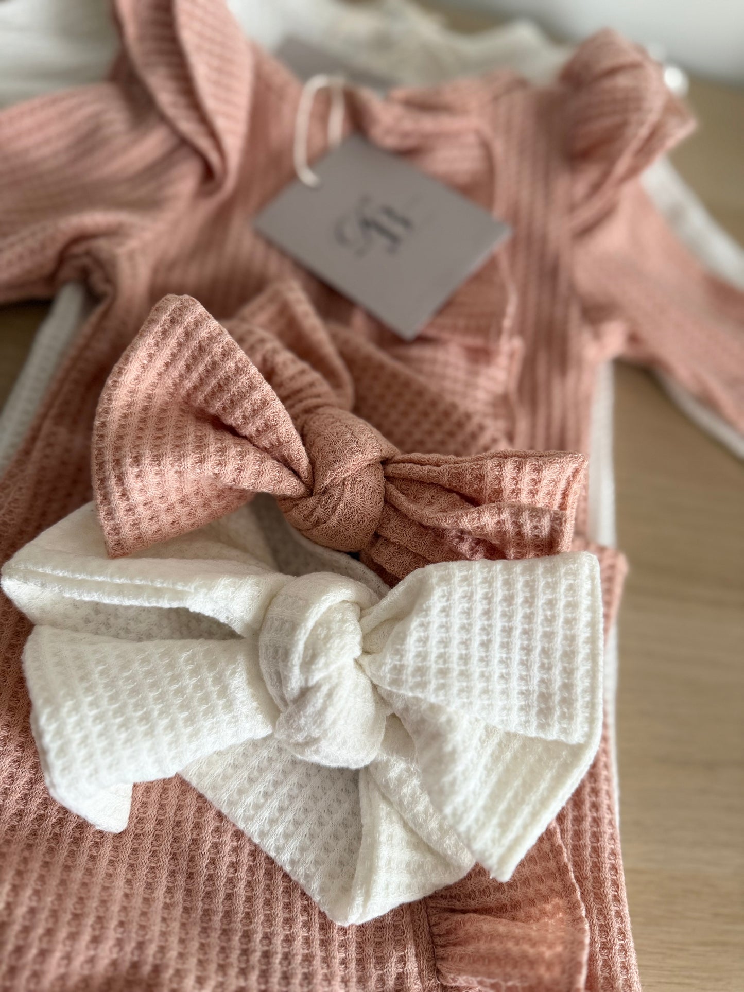 Ruffle set with matching headband